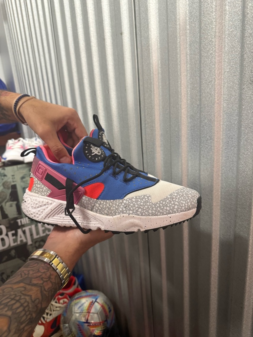 Nike Blue & Pink Men's Athletic Sneakers with Gray Speckle
